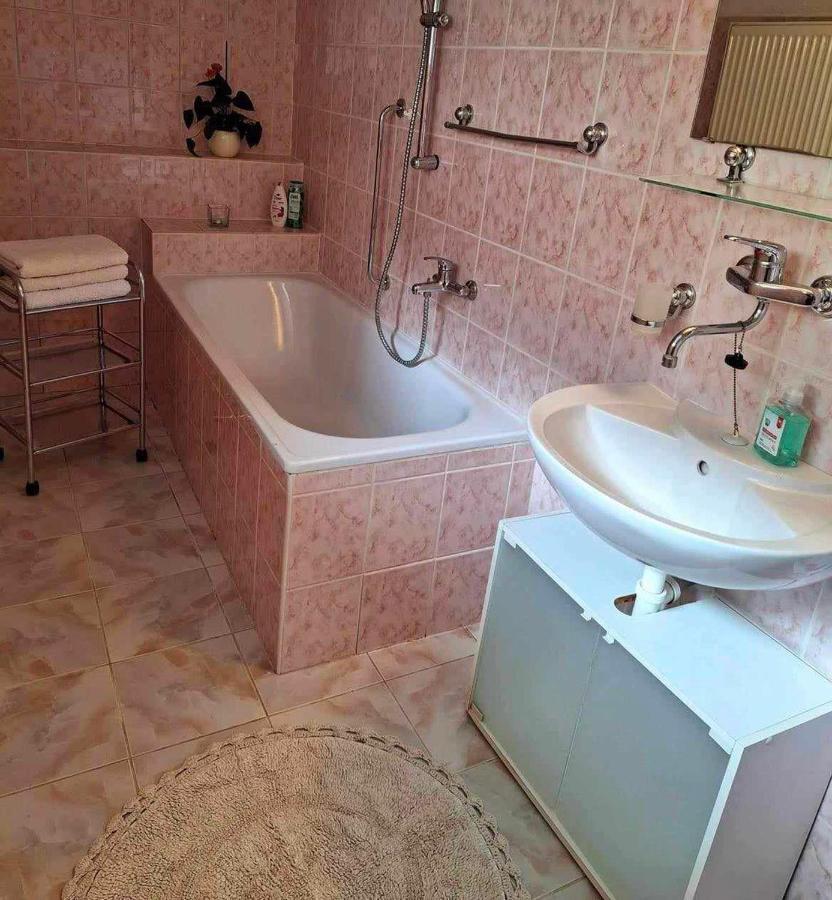 Apartman Pod Maliarkou Vychodna Exteriör bild